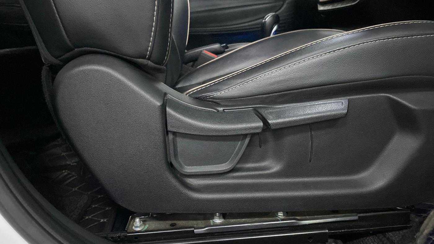 2021 Hyundai NEW I20 Asta 1.0 GDI Turbo IMT, Petrol, Manual, 41,111 km, Driver Side Adjustment Panel