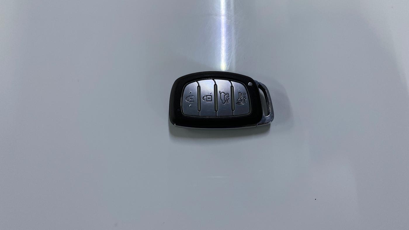 2021 Hyundai NEW I20 Asta 1.0 GDI Turbo IMT, Petrol, Manual, 41,111 km, Key Close Up