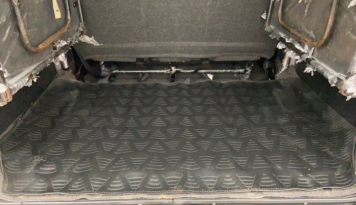 2017 Maruti Eeco 5 STR WITH AC PLUSHTR, Petrol, Manual, 31,060 km, Boot Inside View
