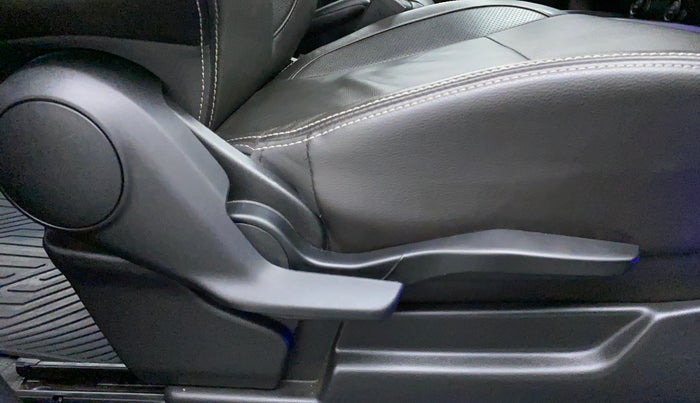 2020 Maruti XL6 ALPHA AT SHVS, Petrol, Automatic, 20,749 km, Driver Side Adjustment Panel