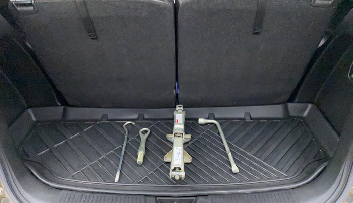 2020 Maruti XL6 ALPHA AT SHVS, Petrol, Automatic, 20,749 km, Boot Inside