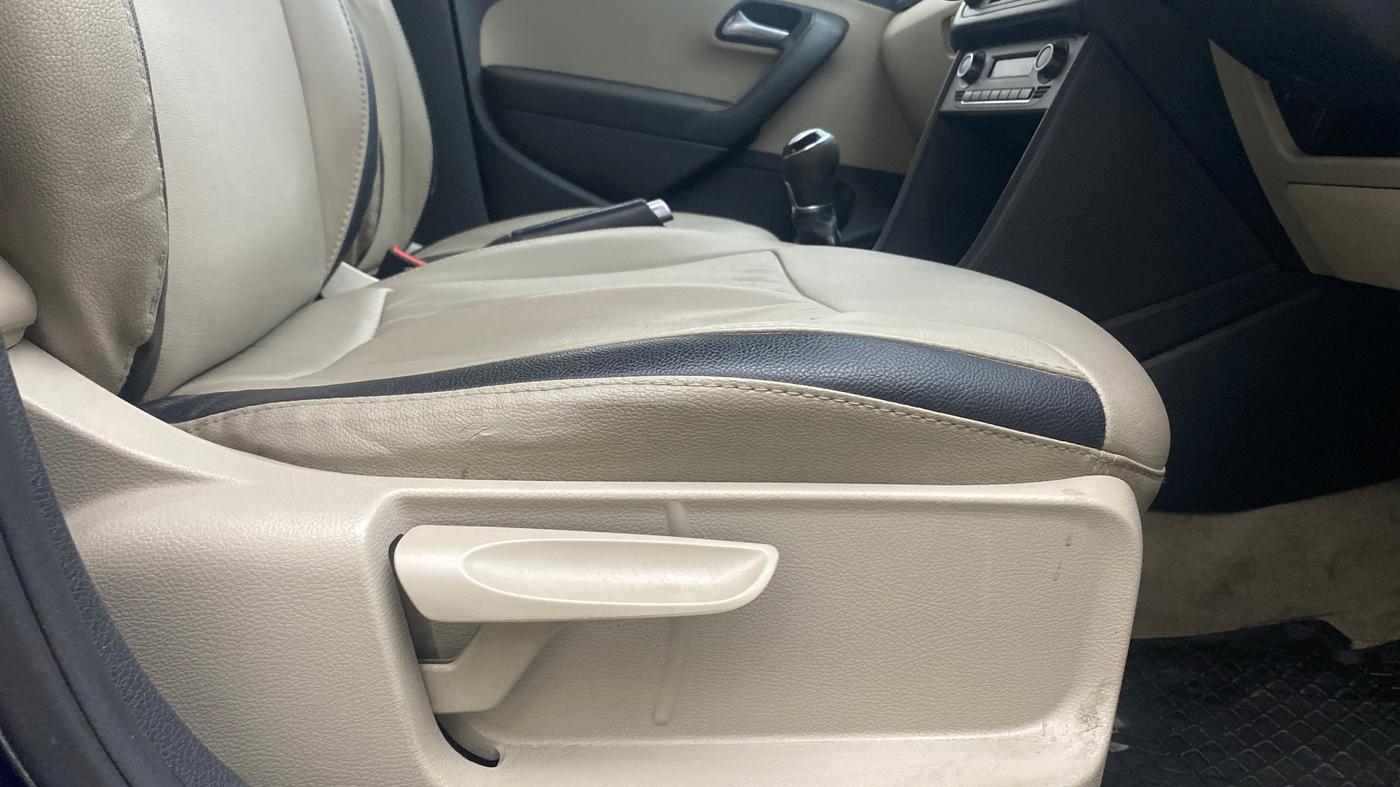 2013 Volkswagen Polo HIGHLINE1.2L, Petrol, Manual, 70,717 km, Driver Side Adjustment Panel