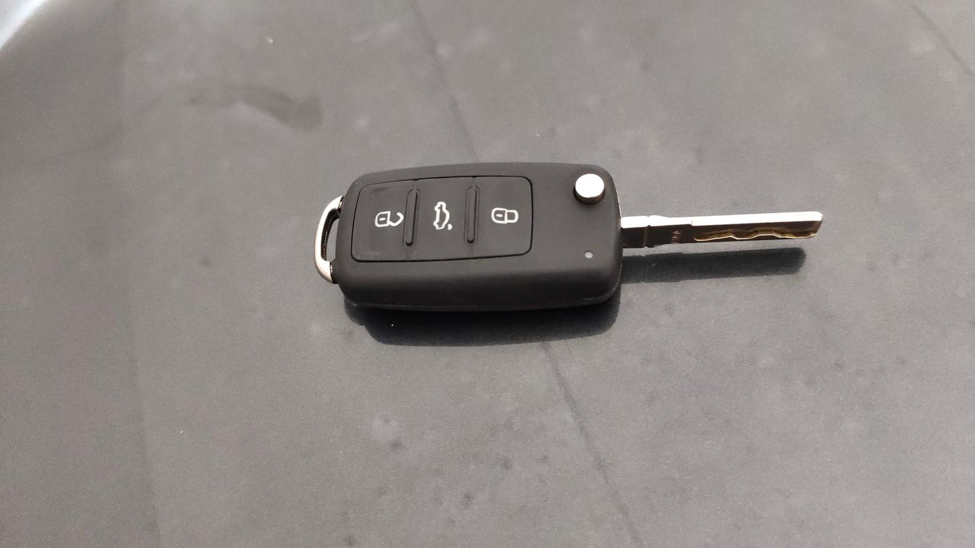 2016 Volkswagen Ameo HIGHLINE1.2L, Petrol, Manual, 74,987 km, Key Close Up