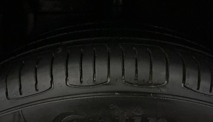 2021 Hyundai AURA S 1.2, Petrol, Manual, 77,764 km, Left Front Tyre Tread