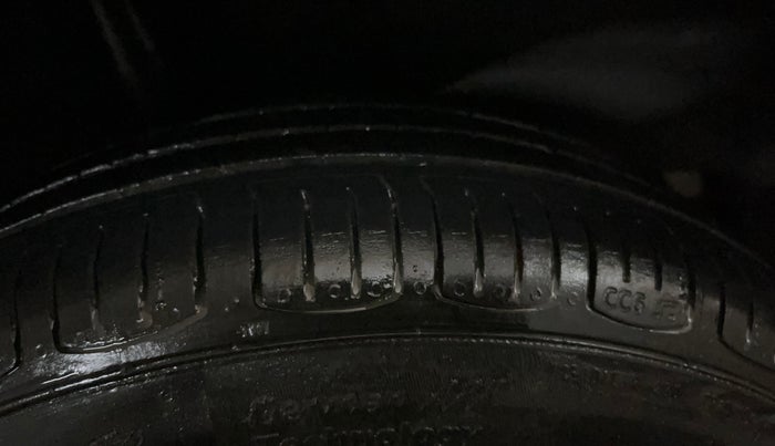 2021 Hyundai AURA S 1.2, Petrol, Manual, 77,764 km, Right Rear Tyre Tread