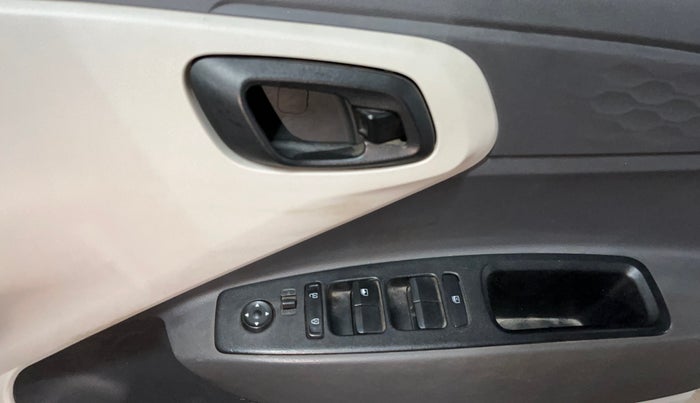 2021 Hyundai AURA S 1.2, Petrol, Manual, 77,764 km, Driver Side Door Panels Control