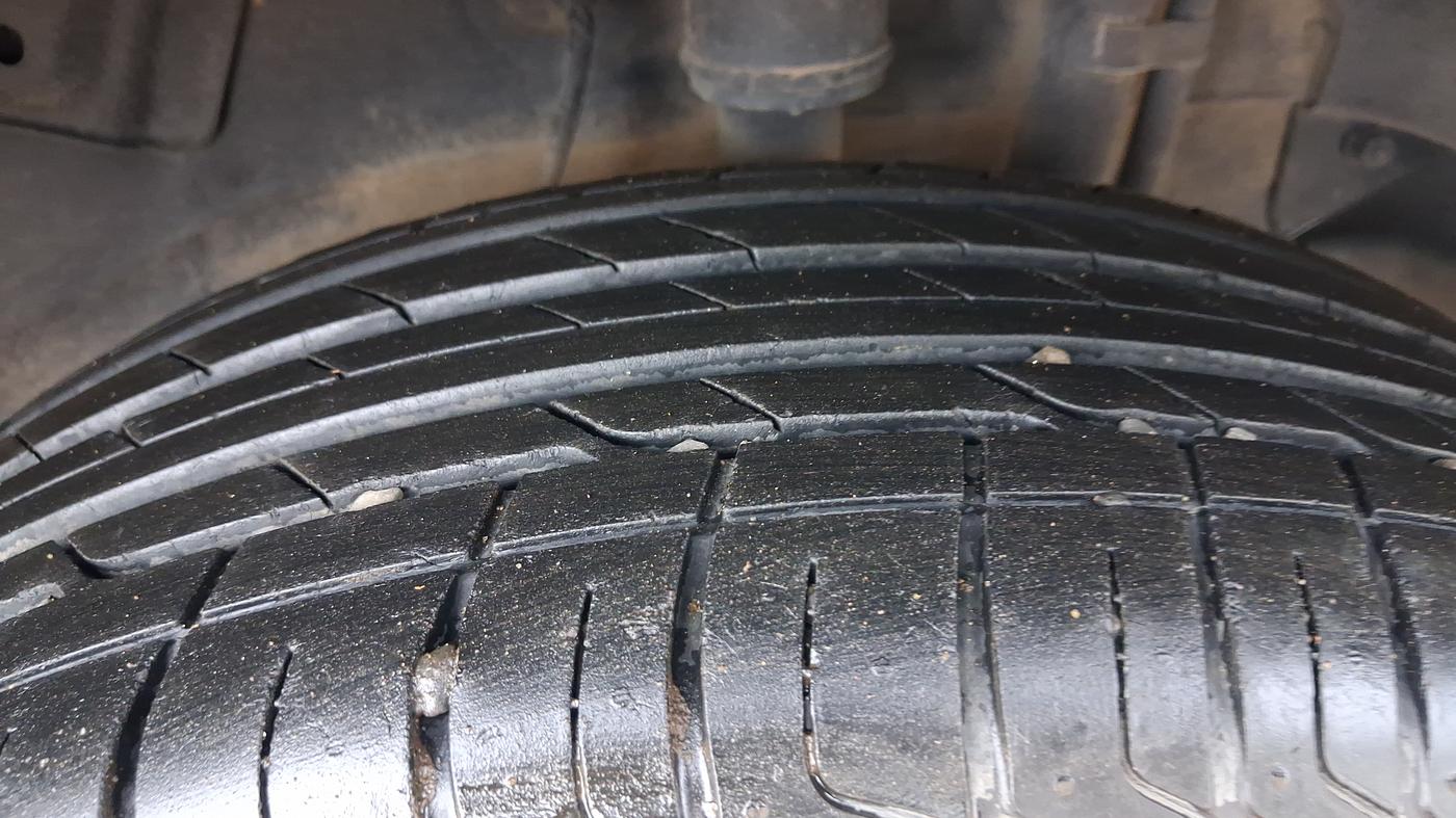 2023 Tata NEXON XZA PLUS SUNROOF PETROL, Petrol, Automatic, 32,224 km, Left Rear Tyre Tread