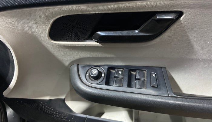 2023 Tata ALTROZ XM PLUS SUNROOF CNG, CNG, Manual, 20,225 km, Driver Side Door Panels Control