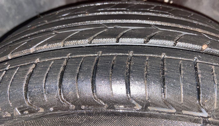 2023 Tata ALTROZ XM PLUS SUNROOF CNG, CNG, Manual, 20,225 km, Left Front Tyre Tread