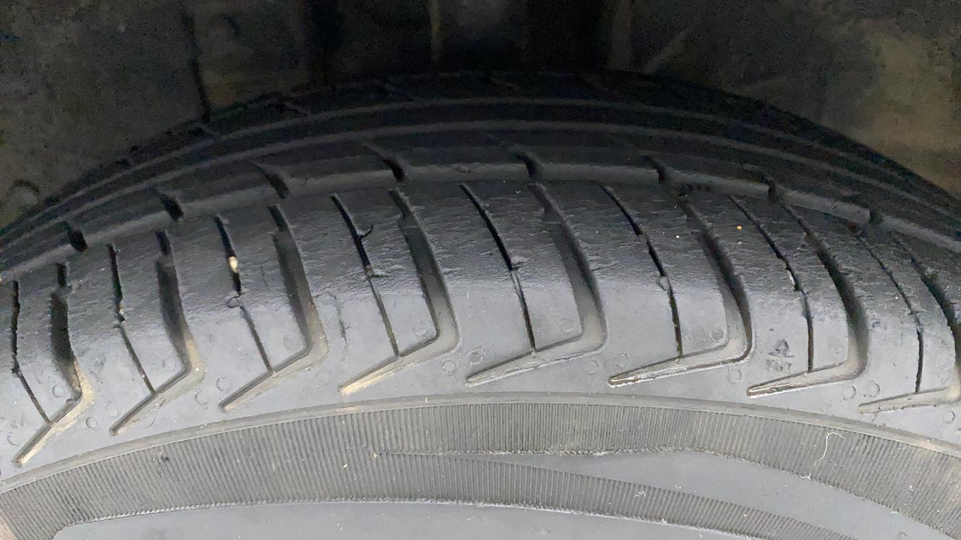 2017 Datsun Redi Go T (O), Petrol, Manual, 52,787 km, Left Front Tyre Tread