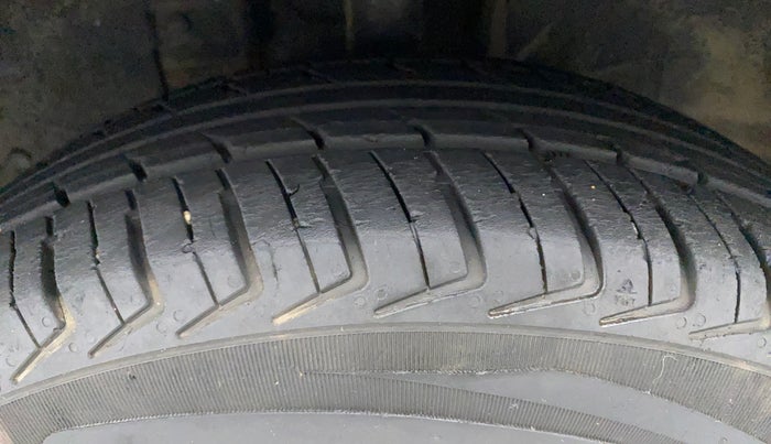 2017 Datsun Redi Go T (O), Petrol, Manual, 52,787 km, Left Front Tyre Tread
