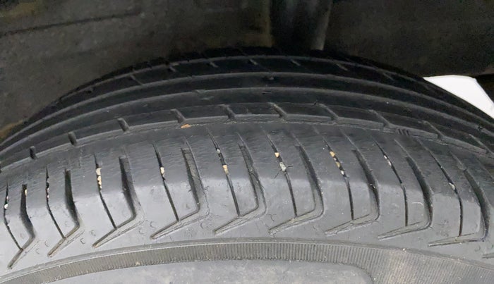 2017 Datsun Redi Go T (O), Petrol, Manual, 52,787 km, Left Rear Tyre Tread