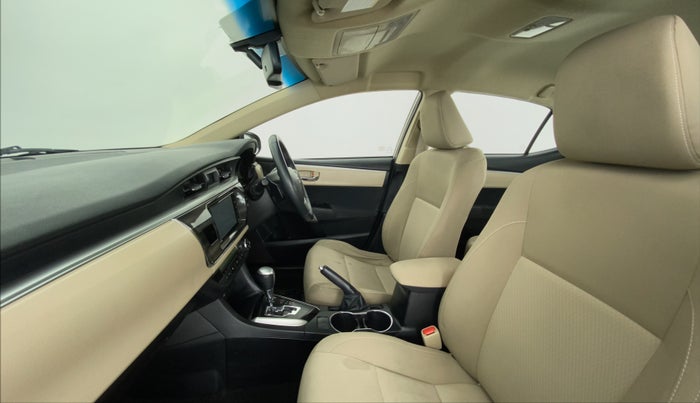 2016 Toyota Corolla Altis G CVT PETROL, Petrol, Automatic, 36,134 km, Right Side Front Door Cabin