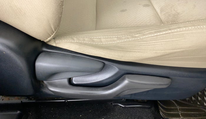 2016 Toyota Corolla Altis G CVT PETROL, Petrol, Automatic, 36,134 km, Driver Side Adjustment Panel