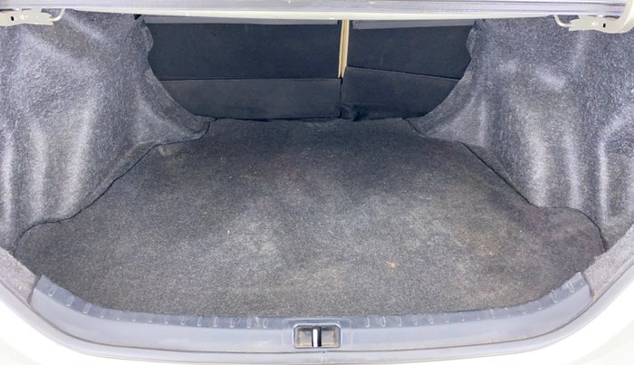 2016 Toyota Corolla Altis G CVT PETROL, Petrol, Automatic, 36,134 km, Boot Inside