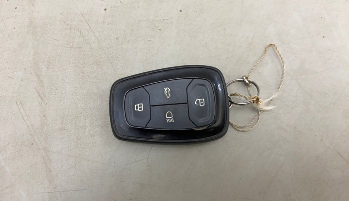 2022 Tata PUNCH ACCOMPLISHED MT, Petrol, Manual, 72,738 km, Key Close Up