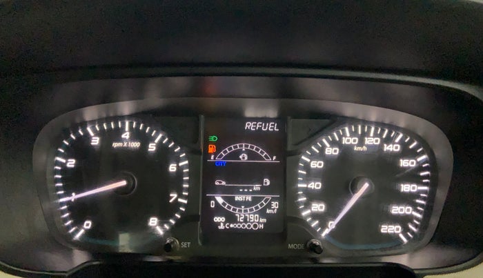 2022 Tata PUNCH ACCOMPLISHED MT, Petrol, Manual, 72,738 km, Odometer Image