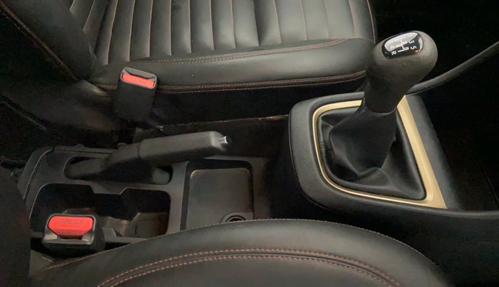 2022 Tata PUNCH ACCOMPLISHED MT, Petrol, Manual, 72,738 km, Gear Lever