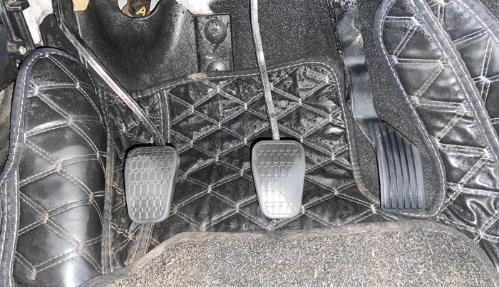 2022 Tata PUNCH ACCOMPLISHED MT, Petrol, Manual, 72,738 km, Pedals