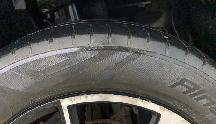 2022 Tata PUNCH ACCOMPLISHED MT, Petrol, Manual, 72,738 km, Right Front Tyre Tread