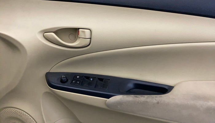 2019 Toyota YARIS J MT, CNG, Manual, 1,20,485 km, Driver Side Door Panels Control