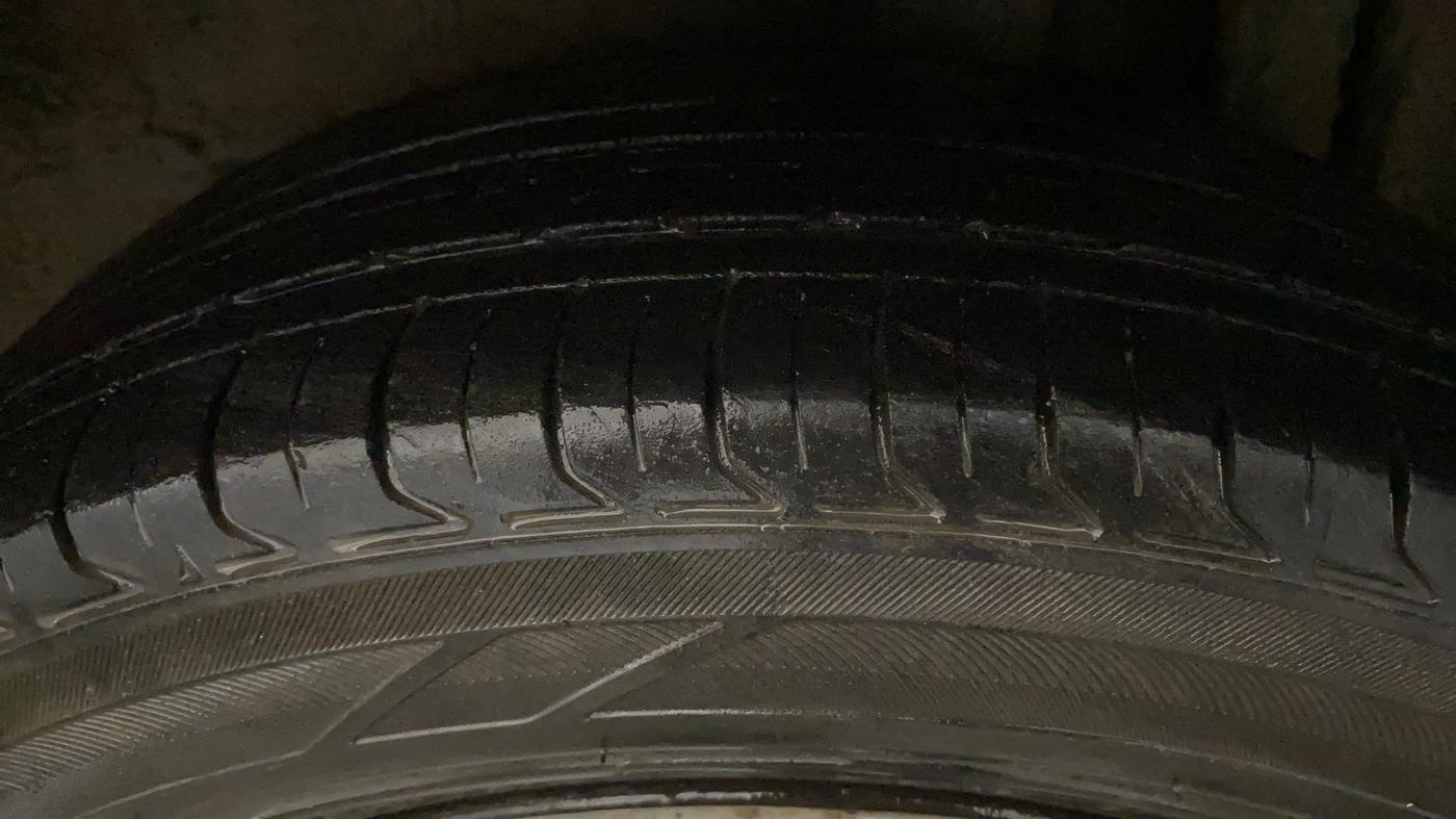 2019 Toyota YARIS J MT, CNG, Manual, 1,20,485 km, Left Rear Tyre Tread