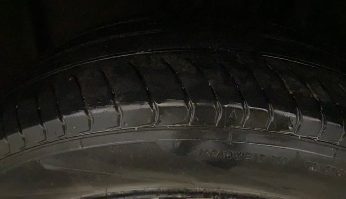 2019 Toyota YARIS J MT, CNG, Manual, 1,20,485 km, Left Front Tyre Tread