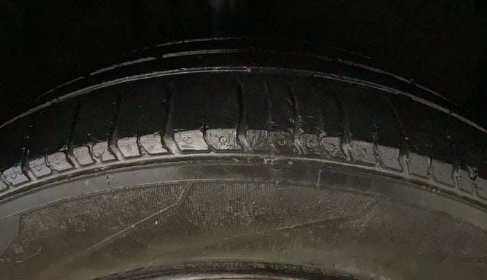 2019 Toyota YARIS J MT, CNG, Manual, 1,20,485 km, Right Front Tyre Tread