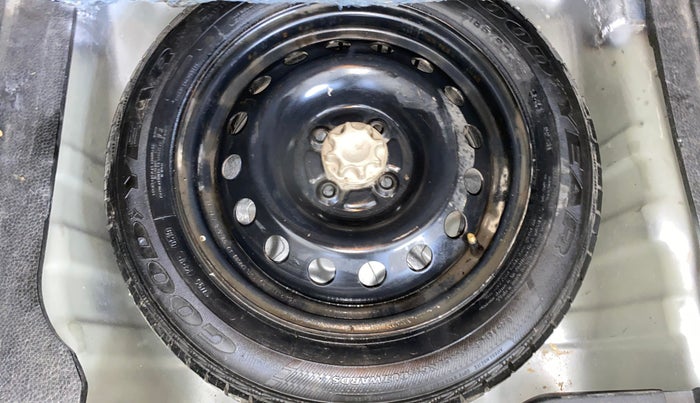 2019 Toyota YARIS J MT, CNG, Manual, 1,20,485 km, Spare Tyre