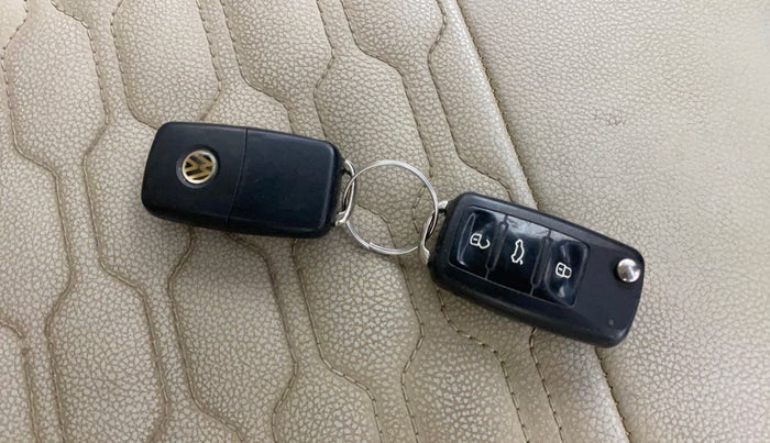 2015 Volkswagen Polo HIGHLINE1.2L, Petrol, Manual, 60,707 km, Key Close Up