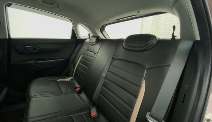 2020 Hyundai NEW I20 SPORTZ 1.2 AT, Petrol, Automatic, 8,895 km, Right Side Rear Door Cabin