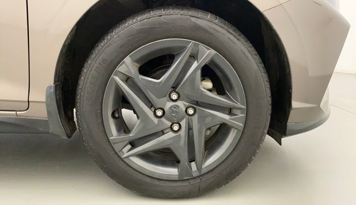 2020 Hyundai NEW I20 SPORTZ 1.2 AT, Petrol, Automatic, 8,895 km, Right Front Wheel