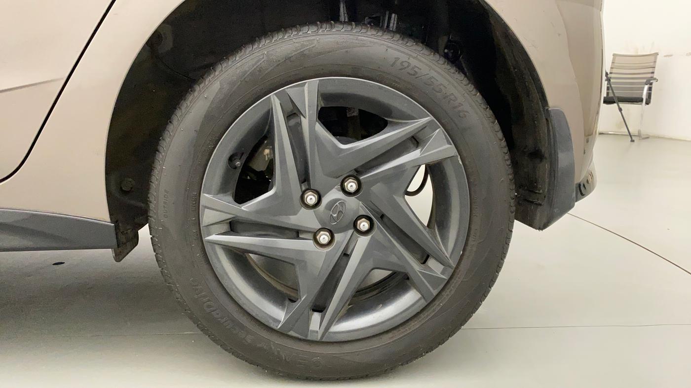 2020 Hyundai NEW I20 SPORTZ 1.2 AT, Petrol, Automatic, 8,895 km, Left Rear Wheel
