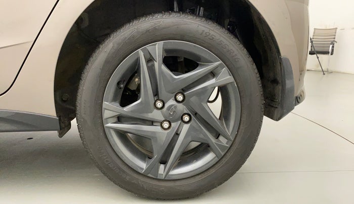 2020 Hyundai NEW I20 SPORTZ 1.2 AT, Petrol, Automatic, 8,895 km, Left Rear Wheel