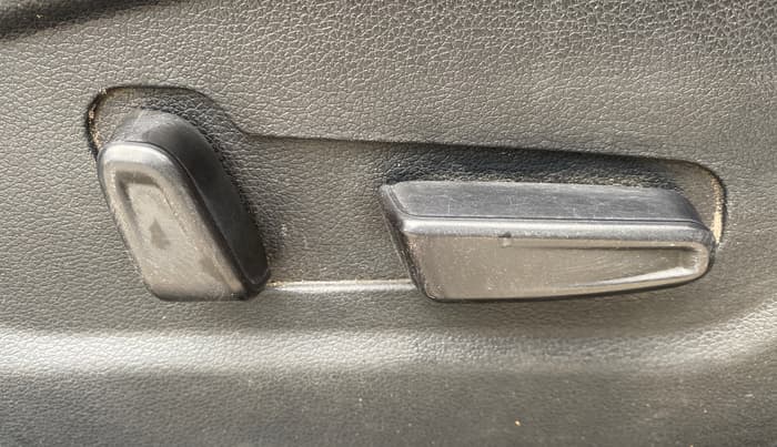 2020 Hyundai Creta SX (O) AT 1.5 DIESEL, Diesel, Automatic, 1,34,586 km, Driver Side Adjustment Panel