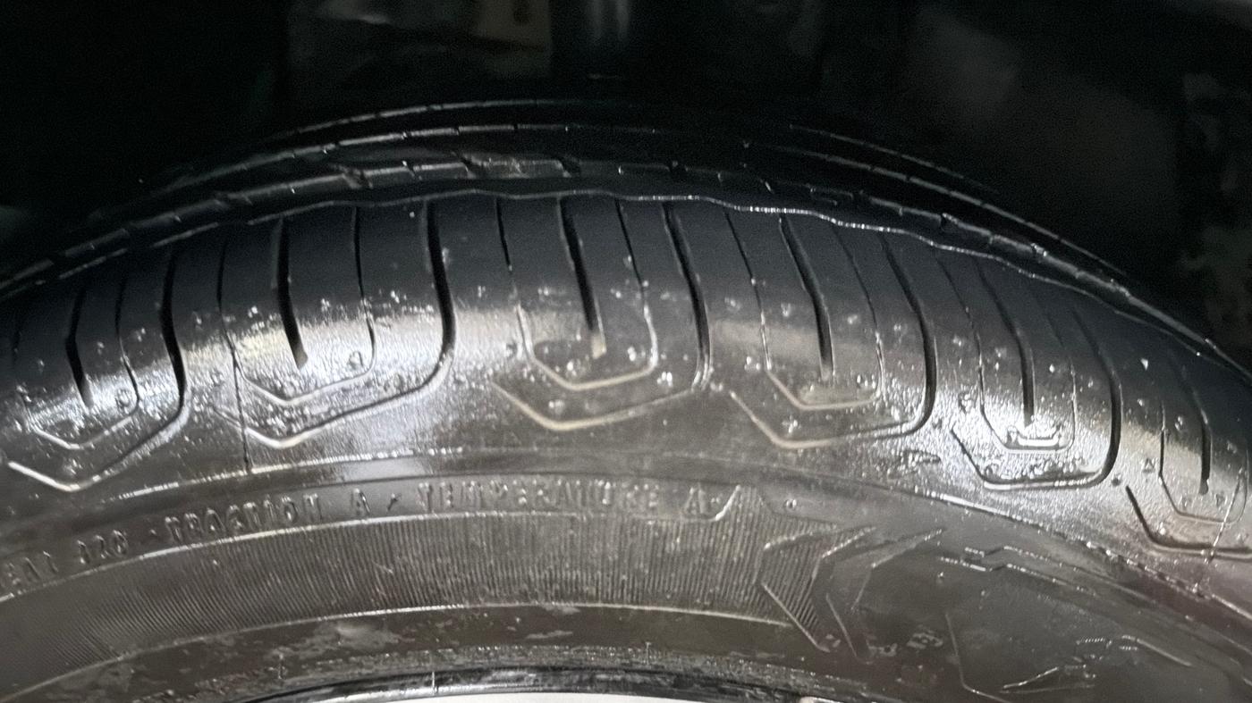 2021 Tata NEXON XZA PLUS DIESEL, Diesel, Automatic, 66,827 km, Right Front Tyre Tread