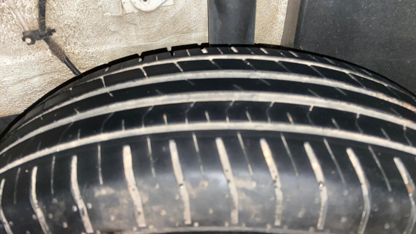 2024 Tata PUNCH ACCOMPLISHED SUNROOF MT, Petrol, Manual, 22,609 km, Left Rear Tyre Tread