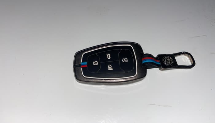 2024 Tata PUNCH ACCOMPLISHED SUNROOF MT, Petrol, Manual, 22,609 km, Key Close Up