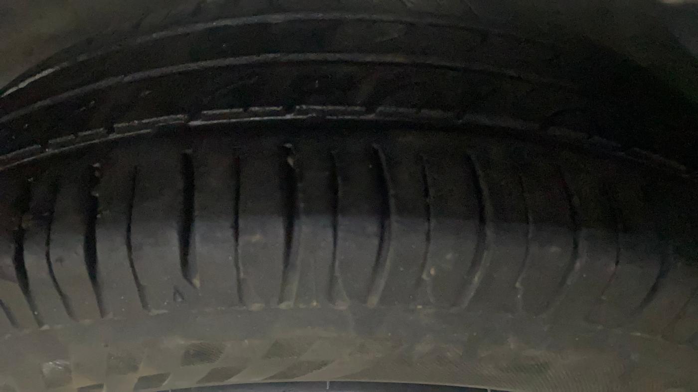 2018 Maruti Alto K10 VXI, Petrol, Manual, 57,348 km, Left Front Tyre Tread