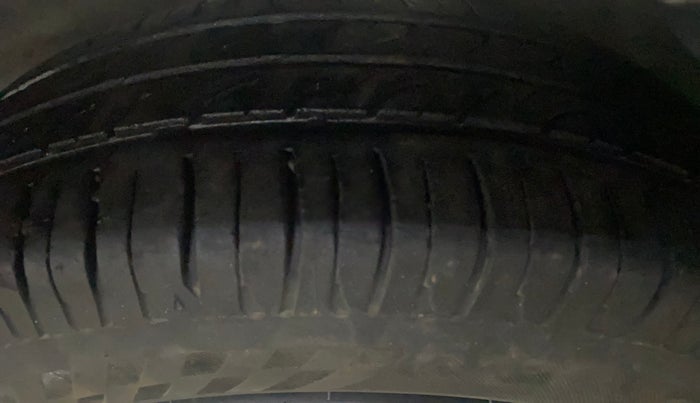2018 Maruti Alto K10 VXI, Petrol, Manual, 57,388 km, Left Front Tyre Tread