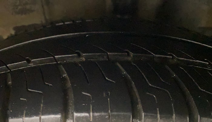 2014 Hyundai Xcent S (O) 1.2, Petrol, Manual, 72,476 km, Left Rear Tyre Tread