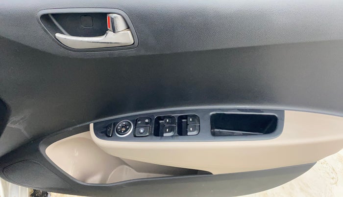 2014 Hyundai Xcent S (O) 1.2, Petrol, Manual, 72,476 km, Driver Side Door Panels Control