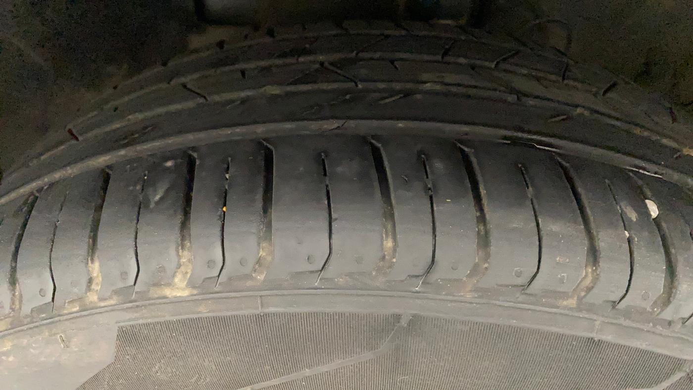 2022 Hyundai VENUE SX PLUS 1.0 TURBO DCT, Petrol, Automatic, 15,410 km, Left Front Tyre Tread