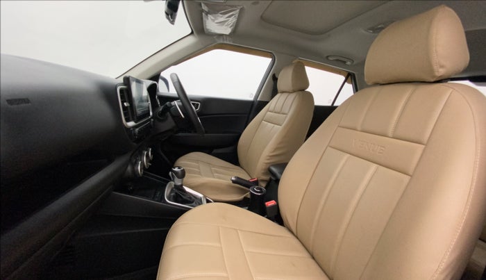 2022 Hyundai VENUE SX PLUS 1.0 TURBO DCT, Petrol, Automatic, 15,410 km, Right Side Front Door Cabin