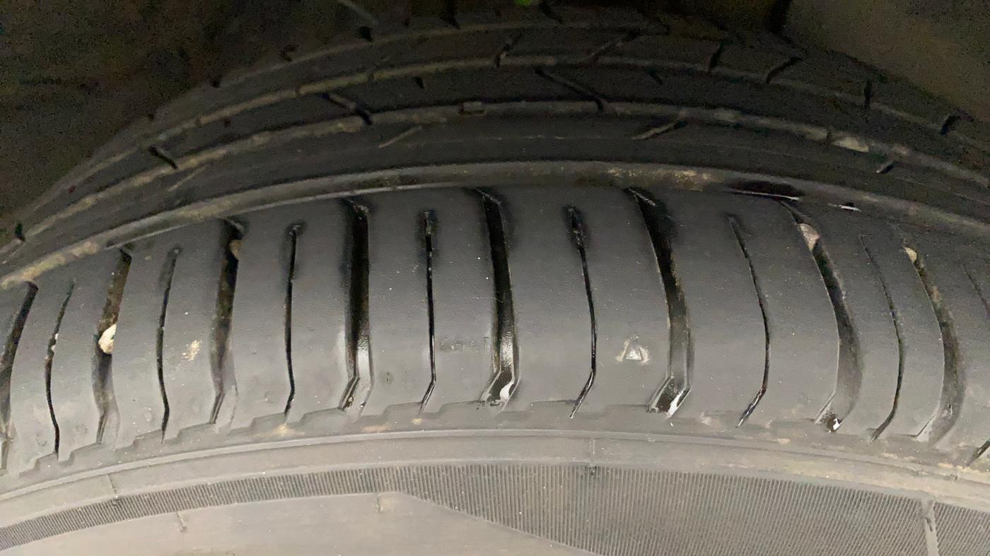 2022 Hyundai VENUE SX PLUS 1.0 TURBO DCT, Petrol, Automatic, 15,410 km, Right Rear Tyre Tread
