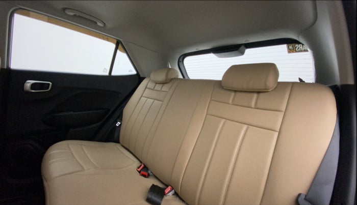 2022 Hyundai VENUE SX PLUS 1.0 TURBO DCT, Petrol, Automatic, 15,410 km, Right Side Rear Door Cabin