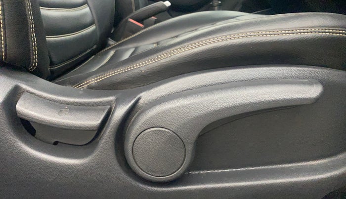 2017 Hyundai Elite i20 ASTA 1.2 DUAL TONE, Petrol, Manual, 90,554 km, Driver Side Adjustment Panel