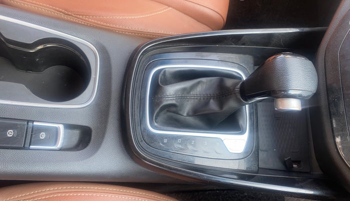 2022 MG HECTOR PLUS SHARP 1.5 PETROL TURBO CVT 6-STR, Petrol, Automatic, 56,089 km, Gear Lever