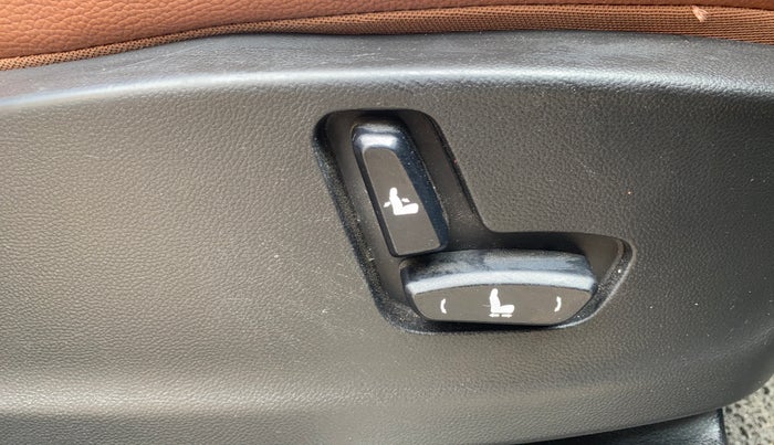 2022 MG HECTOR PLUS SHARP 1.5 PETROL TURBO CVT 6-STR, Petrol, Automatic, 56,089 km, Driver Side Adjustment Panel