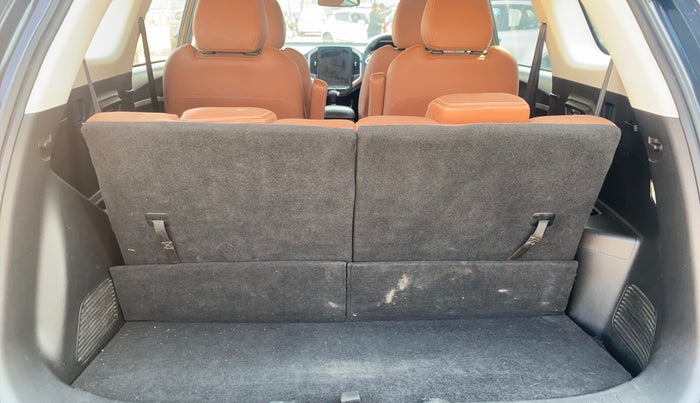 2022 MG HECTOR PLUS SHARP 1.5 PETROL TURBO CVT 6-STR, Petrol, Automatic, 56,089 km, Boot Inside